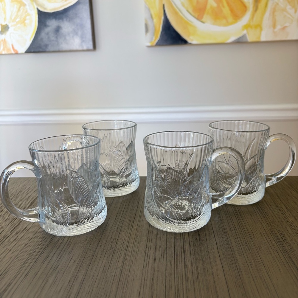 Set of 4 Vintage Arcoroc Canterbury Floral Lotus / Crocus Glass Mugs